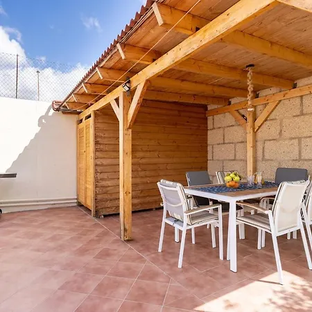 Casa Melocoton - Private Pool - Ocean View - Bbq - Garden - Terrace - Free Wifi - Child & Pet-friendly - 4 Bedrooms - 8 People La Listada